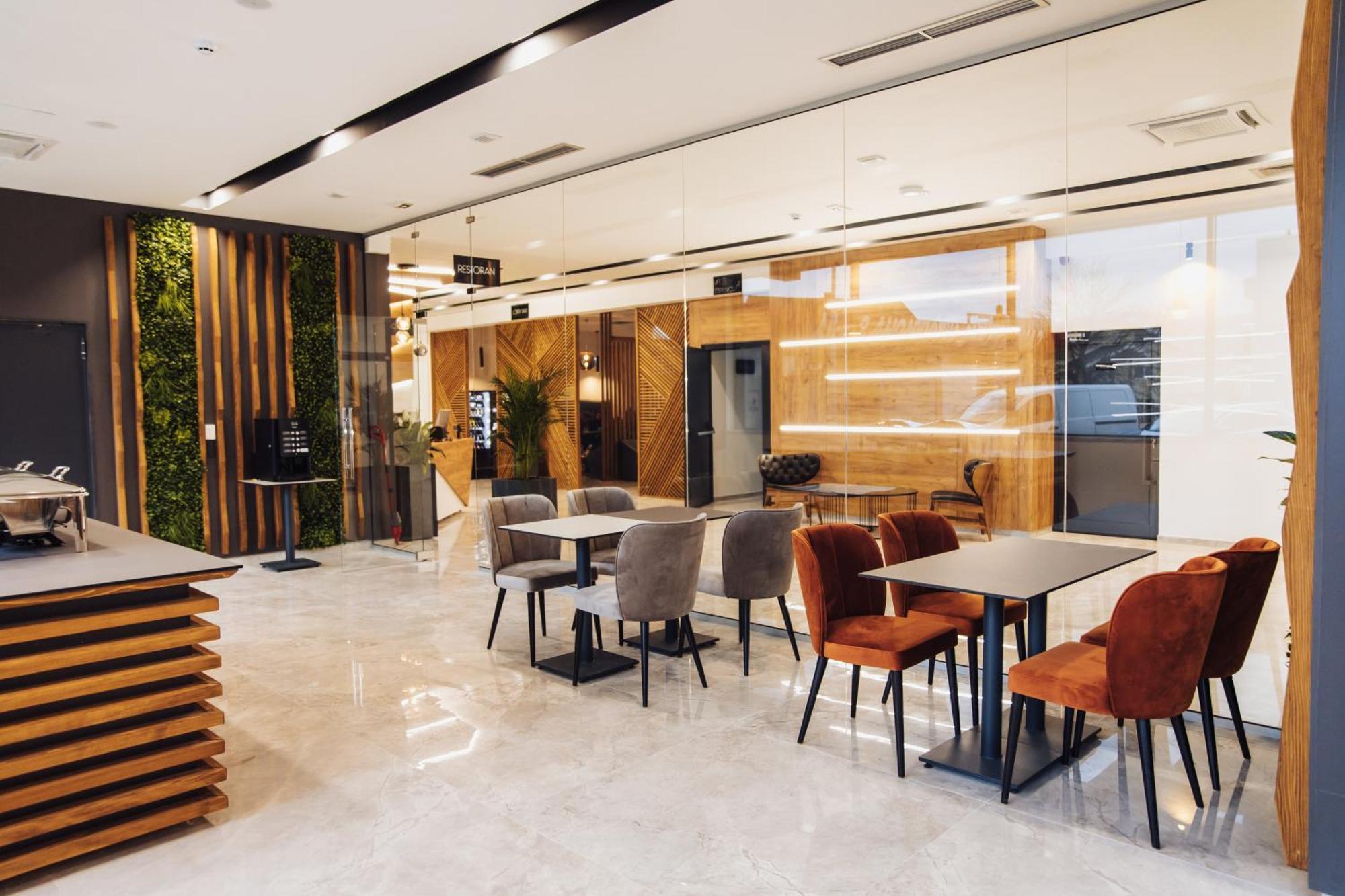 Hotel Brcko Gas Sarajevo Lukavica Екстериор снимка